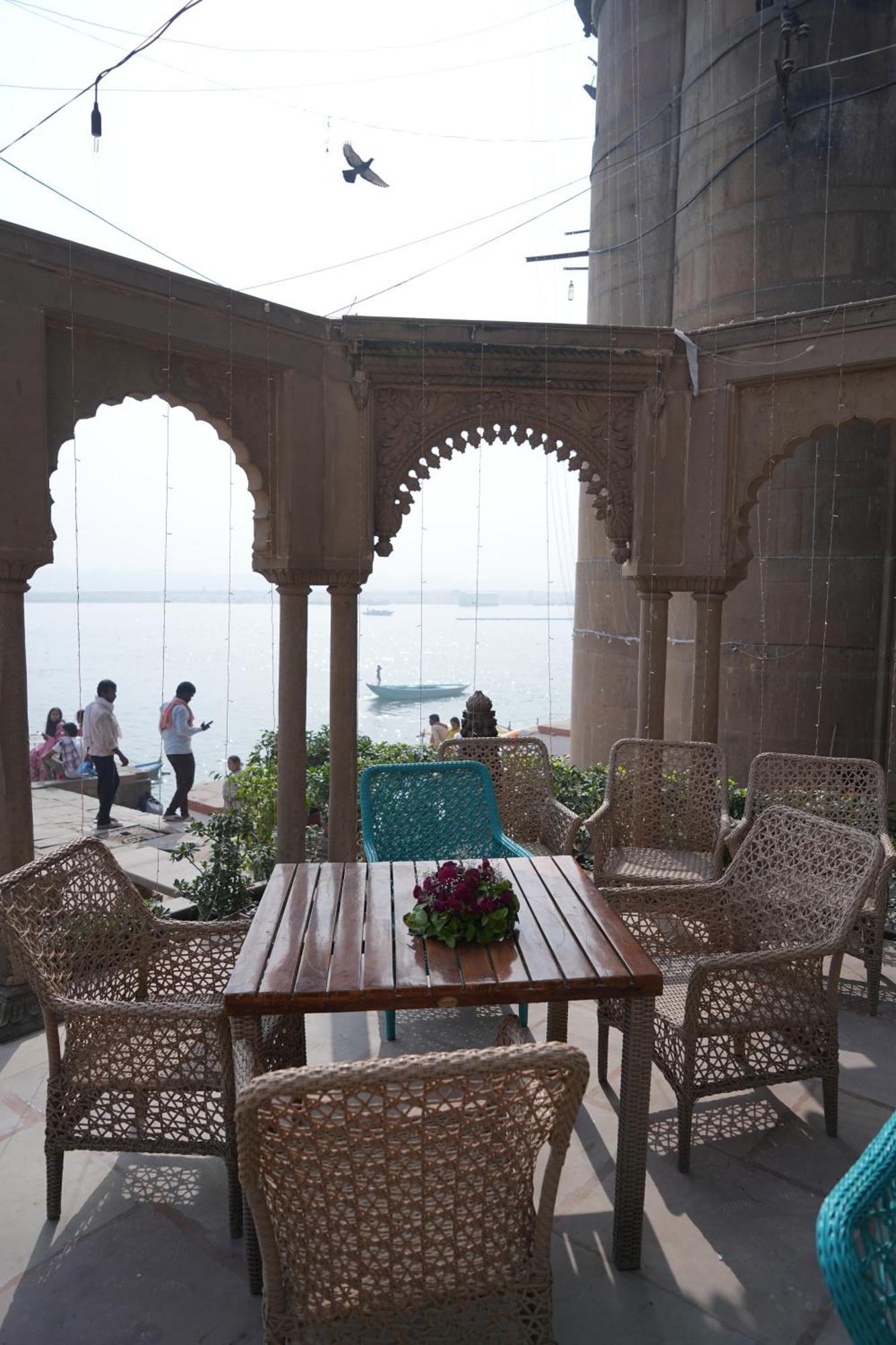 מלון ורנאסי Guleria Kothi At Ganges מראה חיצוני תמונה