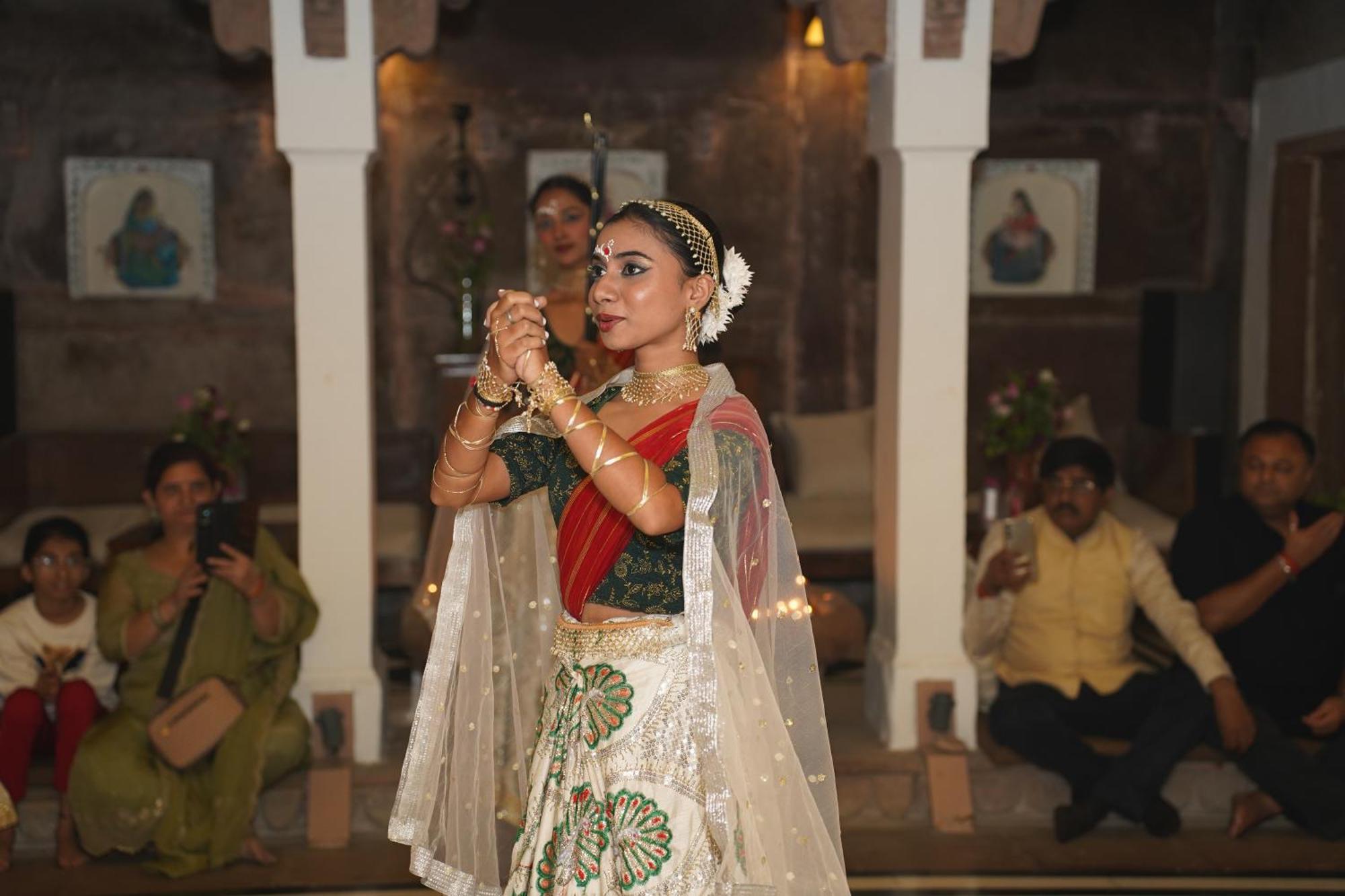 מלון ורנאסי Guleria Kothi At Ganges מראה חיצוני תמונה