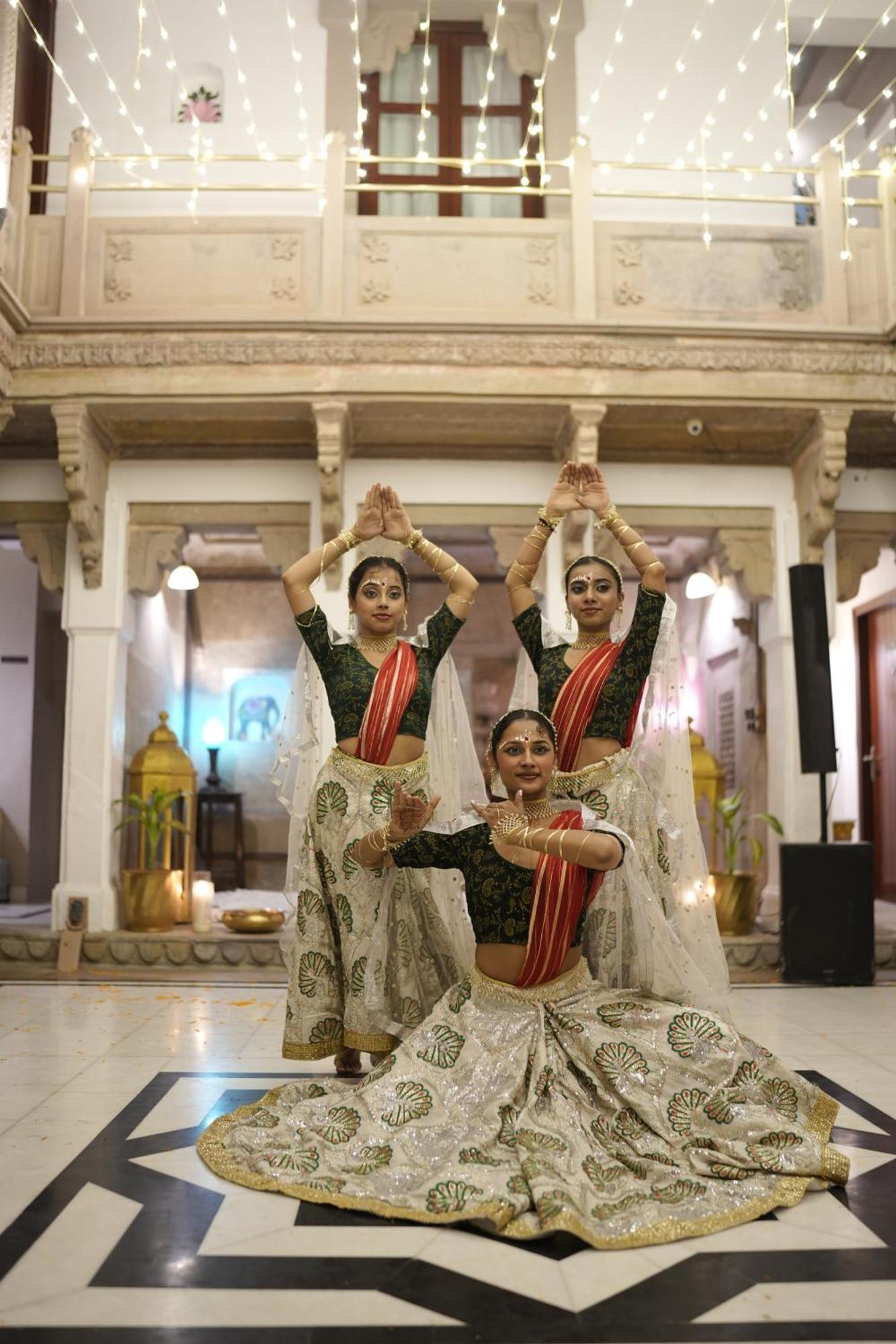 מלון ורנאסי Guleria Kothi At Ganges מראה חיצוני תמונה