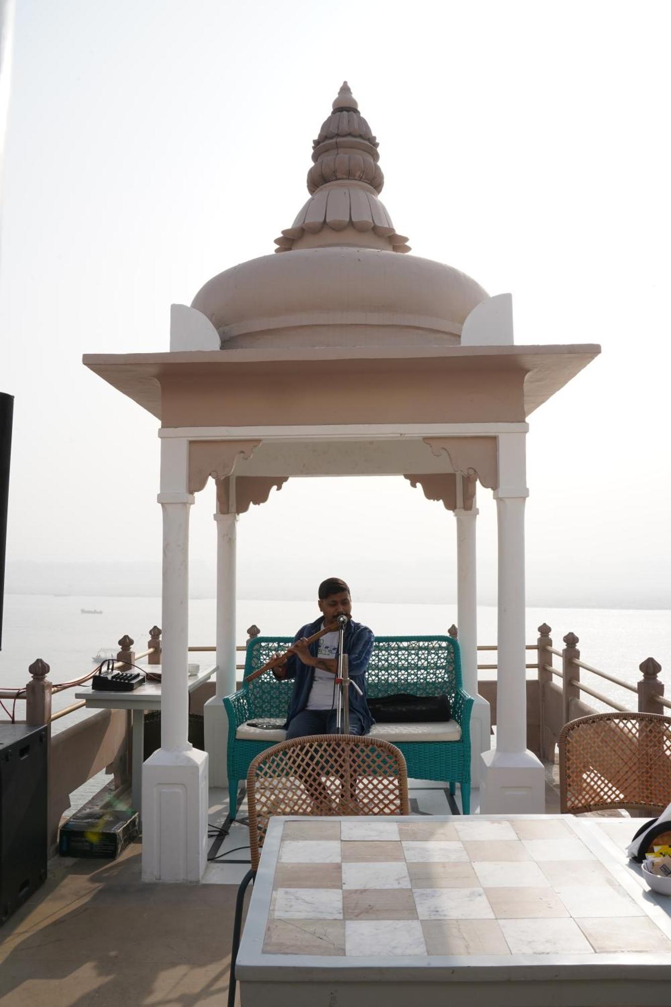 מלון ורנאסי Guleria Kothi At Ganges מראה חיצוני תמונה