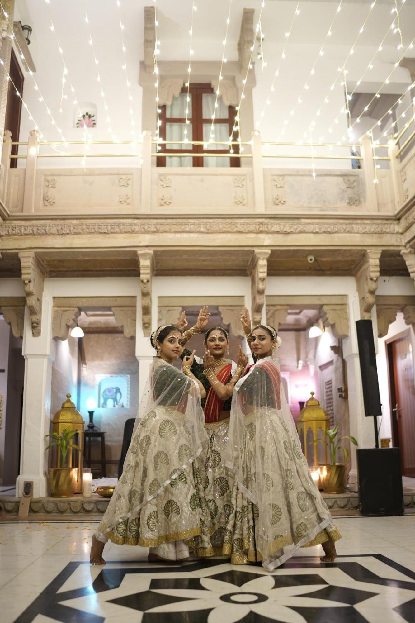 מלון ורנאסי Guleria Kothi At Ganges מראה חיצוני תמונה