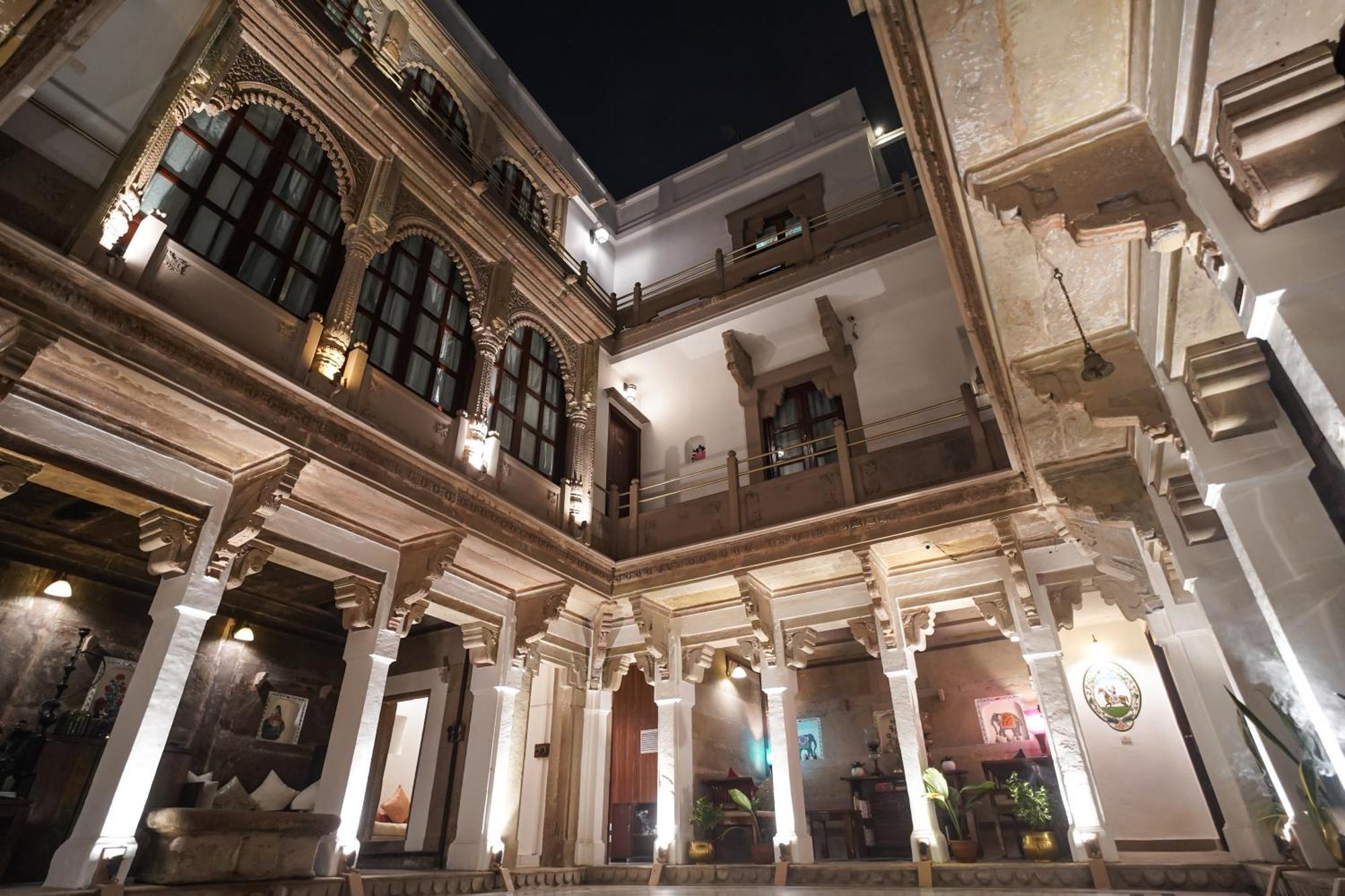מלון ורנאסי Guleria Kothi At Ganges מראה חיצוני תמונה