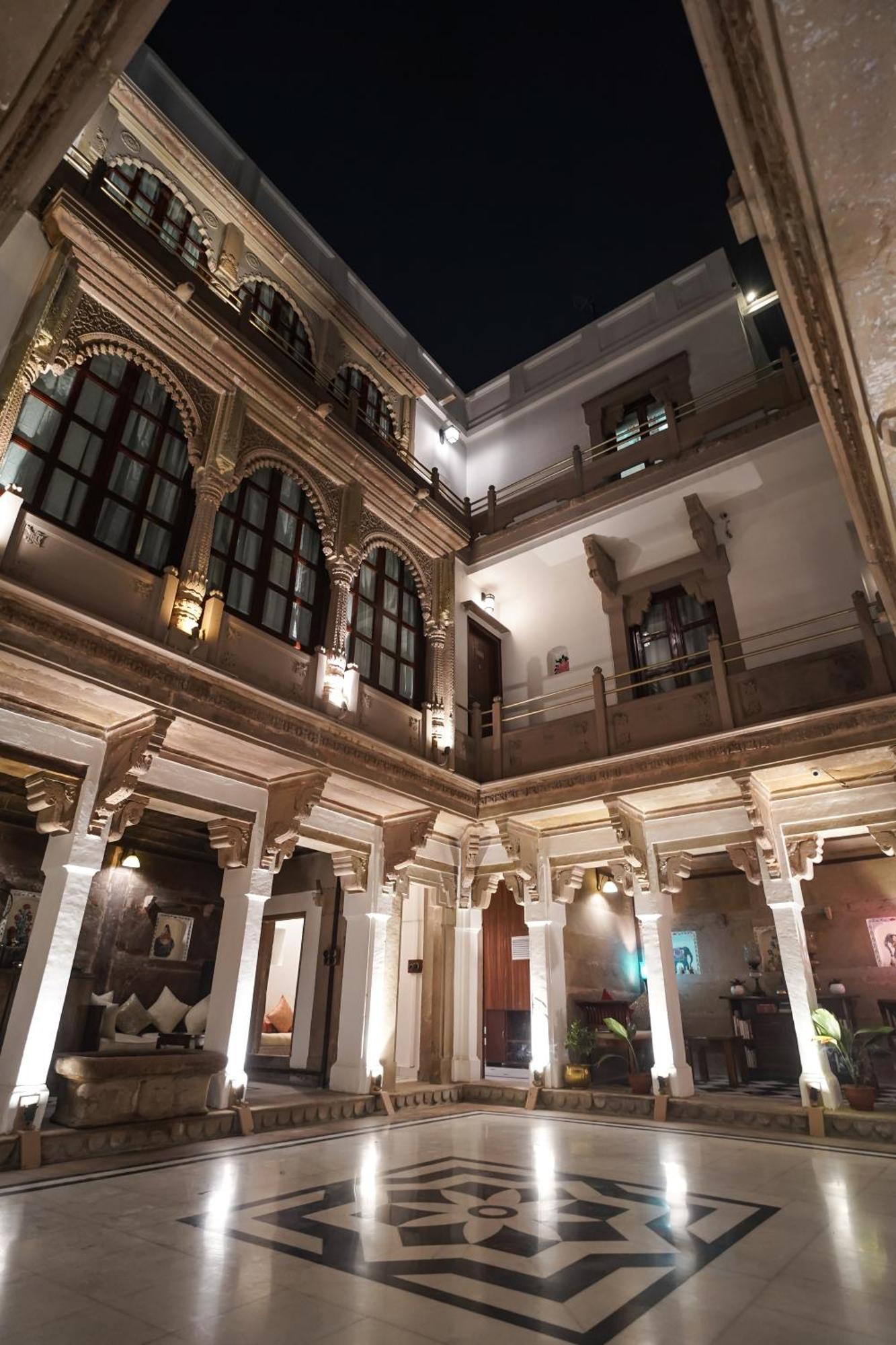מלון ורנאסי Guleria Kothi At Ganges מראה חיצוני תמונה
