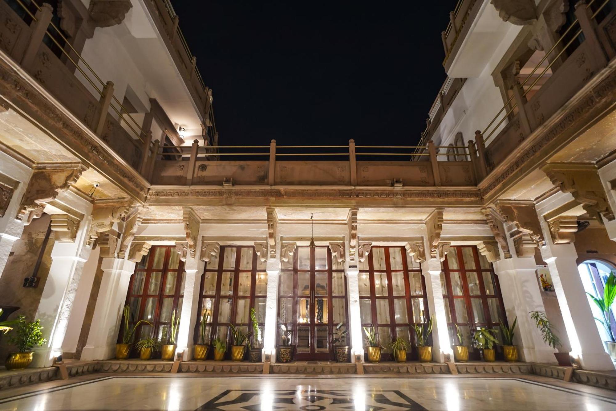 מלון ורנאסי Guleria Kothi At Ganges מראה חיצוני תמונה