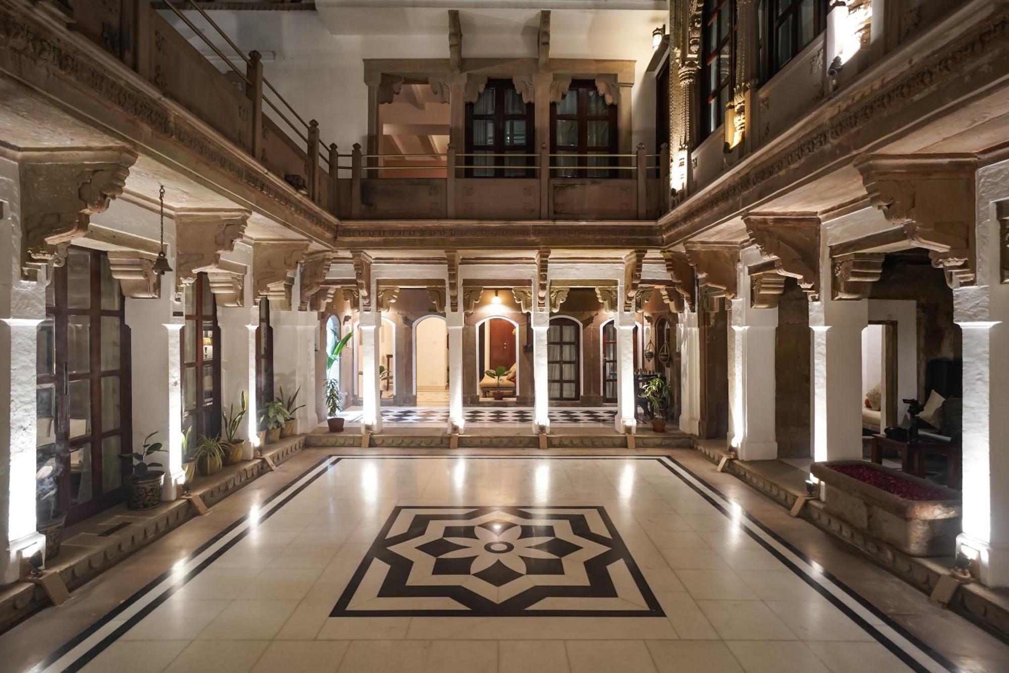 מלון ורנאסי Guleria Kothi At Ganges מראה חיצוני תמונה