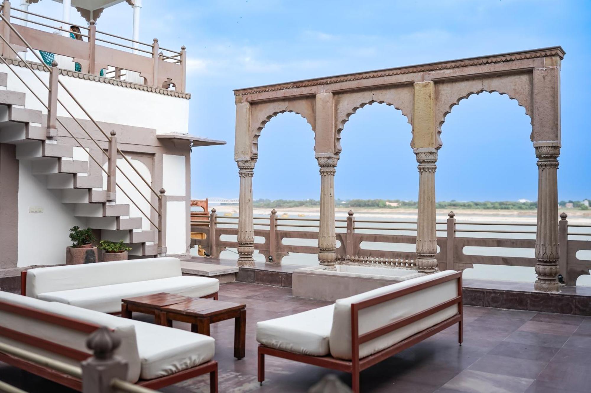 מלון ורנאסי Guleria Kothi At Ganges מראה חיצוני תמונה
