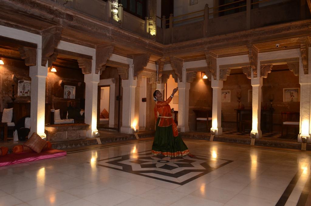 מלון ורנאסי Guleria Kothi At Ganges מראה חיצוני תמונה